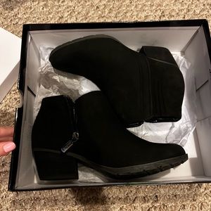 Blondo black booties